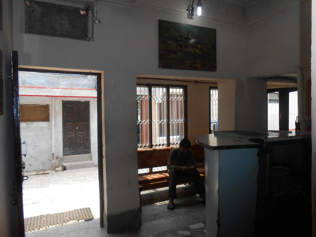 Gaurav Guest House Матура Екстериор снимка